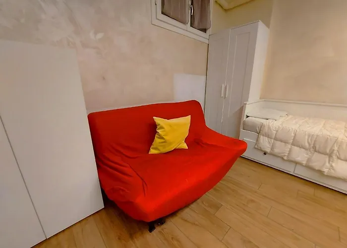 Free Breakfast - Big In The Heart Of Apartment *